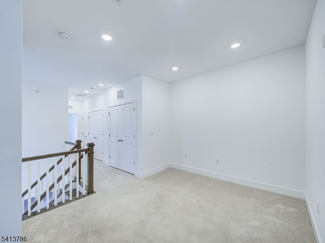 67 Veterans Way, Morris Plains Boro, NJ 07950