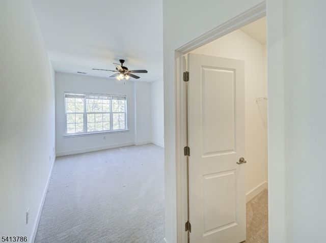 67 Veterans Way, Morris Plains Boro, NJ 07950