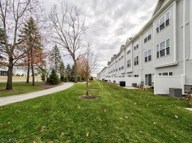 67 Veterans Way, Morris Plains Boro, NJ 07950