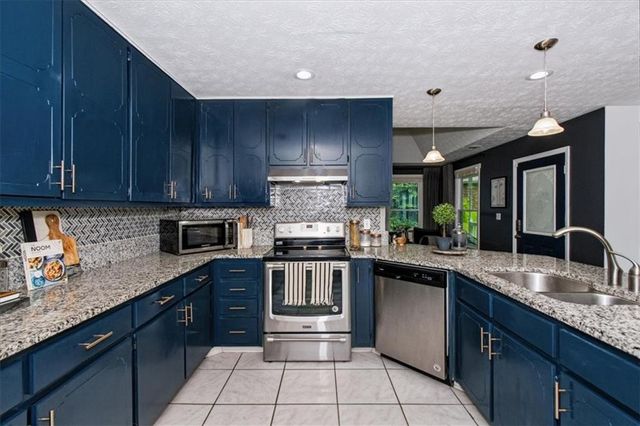 1166 Valentine Court, Riverdale, GA 30296