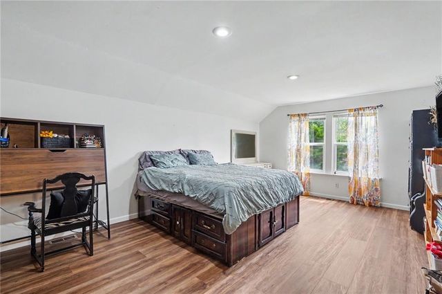 118 Glenview Drive, Lawrence, KS 66049