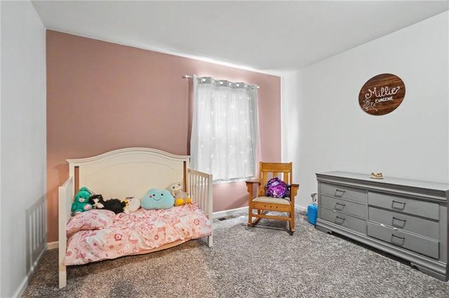 118 Glenview Drive, Lawrence, KS 66049