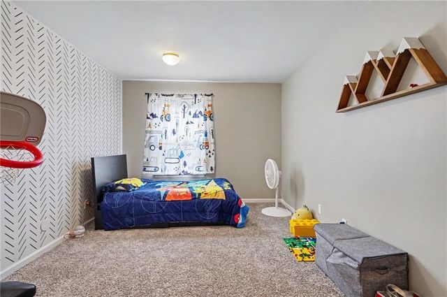 118 Glenview Drive, Lawrence, KS 66049
