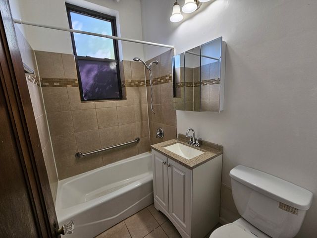 5503 N Campbell Avenue G, Chicago, IL 60625