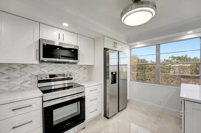2901 Victoria Cir M4, Coconut Creek, FL 33066