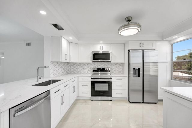 2901 Victoria Cir M4, Coconut Creek, FL 33066