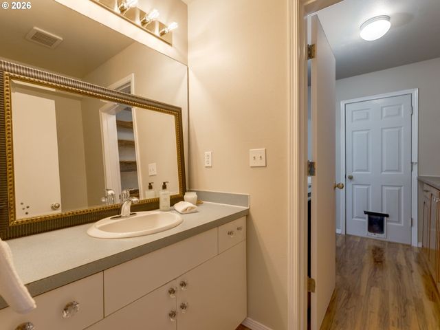 26423 S BEAVERCREEK Rd, Beavercreek, OR 97004