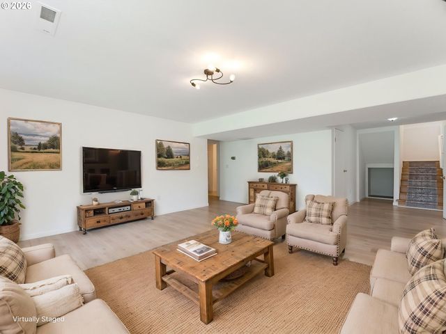 26423 S BEAVERCREEK Rd, Beavercreek, OR 97004