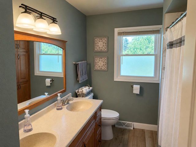 10226 W Steeple View LANE, Franklin, WI 53132