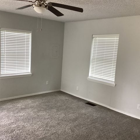 1506 S Travis Street, Denison, TX 75021