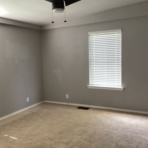 1506 S Travis Street, Denison, TX 75021