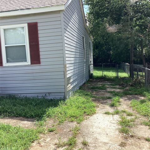 1506 S Travis Street, Denison, TX 75021