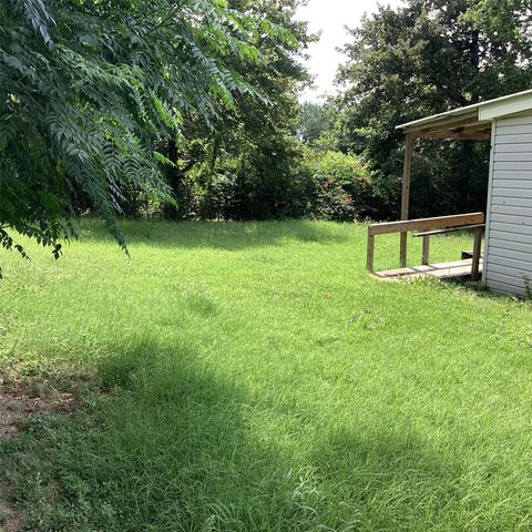 1506 S Travis Street, Denison, TX 75021