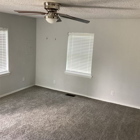 1506 S Travis Street, Denison, TX 75021