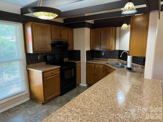 204 Scottlynn Drive, Asheville, NC 28806