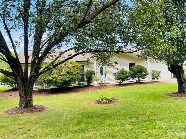 204 Scottlynn Drive, Asheville, NC 28806