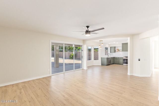 1018 W Kings Avenue, Phoenix, AZ 85023