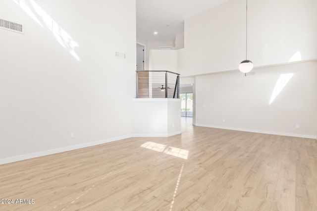 1018 W Kings Avenue, Phoenix, AZ 85023