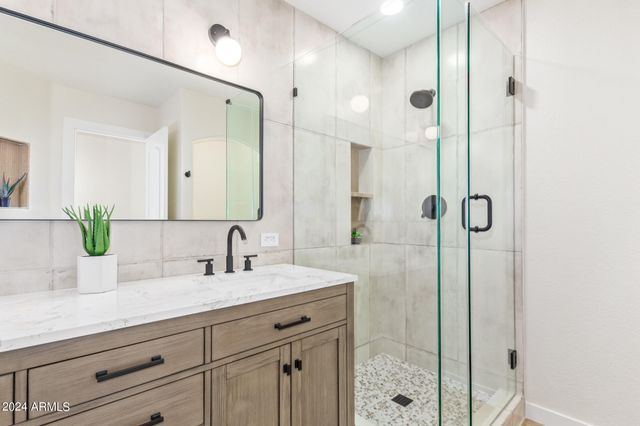 1018 W Kings Avenue, Phoenix, AZ 85023