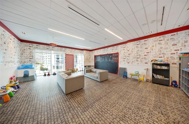 1080 Brickell Ave 2708, Miami, FL 33131