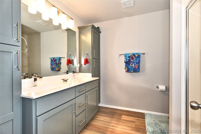 13916 S Quincy Street, Glenpool, OK 74033