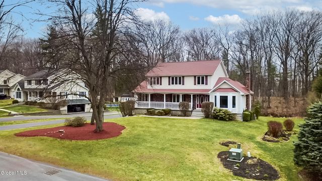 42 Deer Run Hollow, Halfmoon, NY 12065