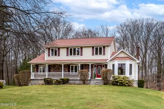 42 Deer Run Hollow, Halfmoon, NY 12065