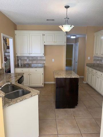7031 COATSWORTH Drive, Stockbridge, GA 30281