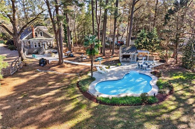 1105 Waters RD, Chesapeake, VA 23322