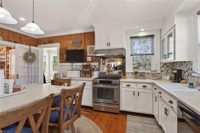 1105 Waters RD, Chesapeake, VA 23322