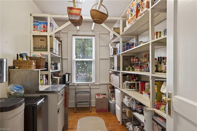 1105 Waters RD, Chesapeake, VA 23322