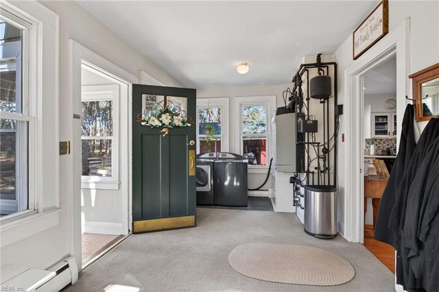 1105 Waters RD, Chesapeake, VA 23322