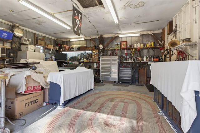 1105 Waters RD, Chesapeake, VA 23322