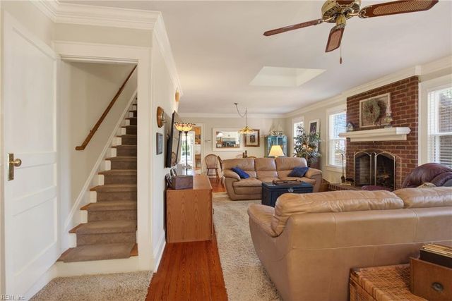 1105 Waters RD, Chesapeake, VA 23322