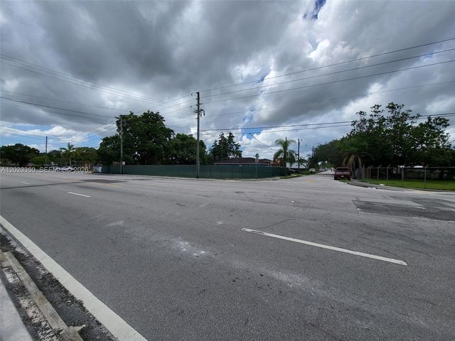 184 ST SW 102 PL, Miami, FL 33157