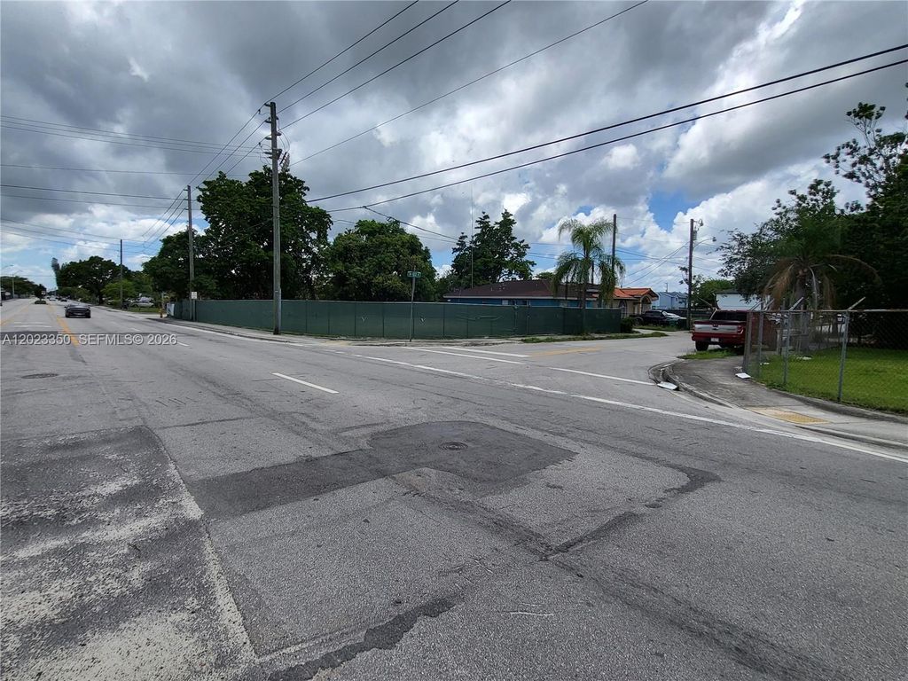 184 ST SW 102 PL, Miami, FL 33157