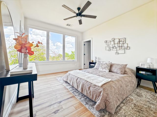 2309 Montopolis DR 8, Austin, TX 78741