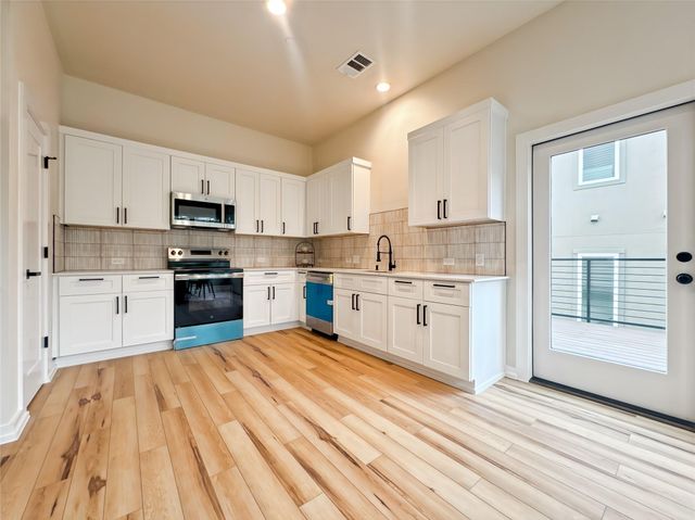 2309 Montopolis DR 8, Austin, TX 78741