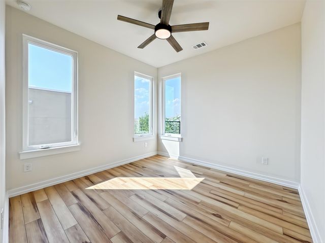 2309 Montopolis DR 8, Austin, TX 78741