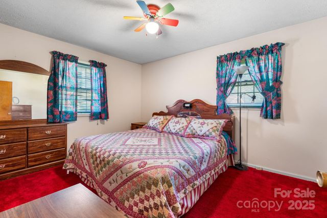202 Edgewood Circle, Morganton, NC 28655