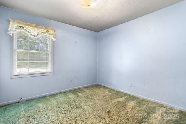202 Edgewood Circle, Morganton, NC 28655
