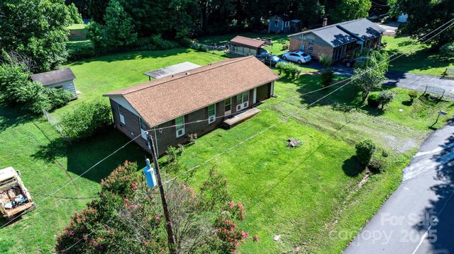 202 Edgewood Circle, Morganton, NC 28655