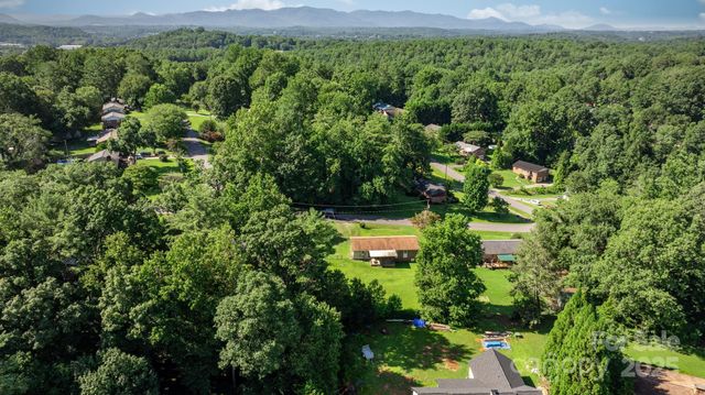 202 Edgewood Circle, Morganton, NC 28655