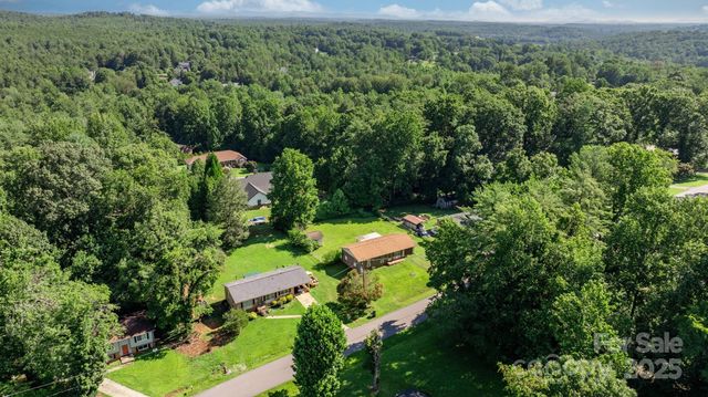 202 Edgewood Circle, Morganton, NC 28655