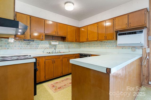 202 Edgewood Circle, Morganton, NC 28655