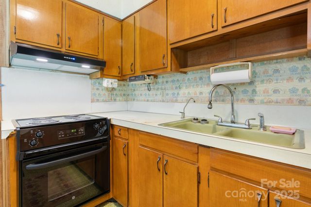 202 Edgewood Circle, Morganton, NC 28655