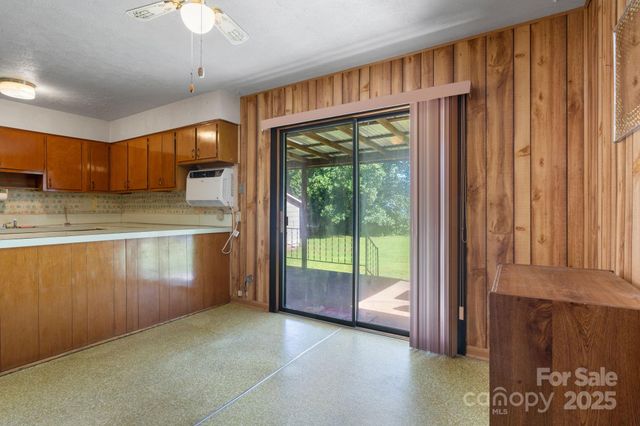 202 Edgewood Circle, Morganton, NC 28655