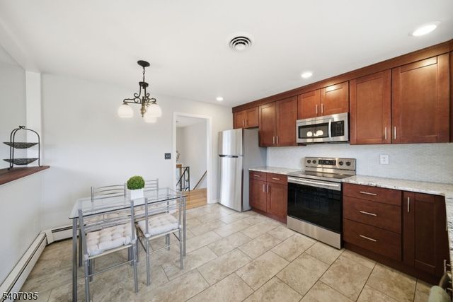 11 Deerfield Rd, Parsippany-troy Hills Twp., NJ 07054