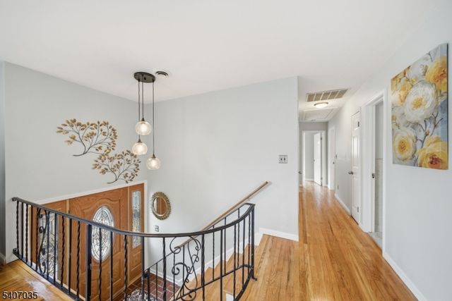 11 Deerfield Rd, Parsippany-troy Hills Twp., NJ 07054