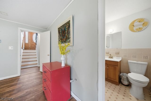 11 Deerfield Rd, Parsippany-troy Hills Twp., NJ 07054